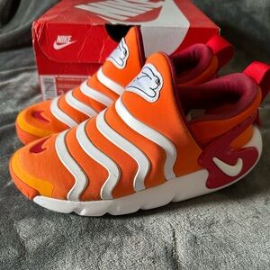 Kids Nike Dynamo Go sneakers